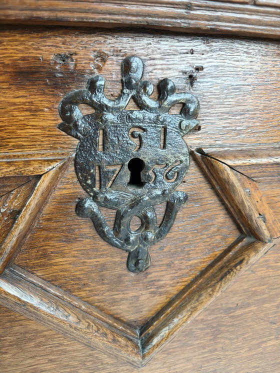 Image 1 of Elegante cofre de roble del siglo XVIII – datado en 1756