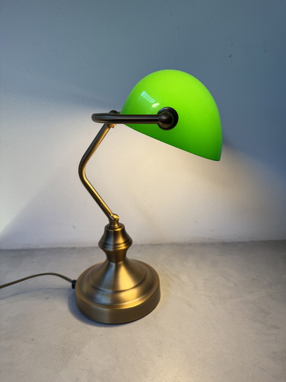 Image 1 of Groene bankierslamp van QAZQA met messing voet