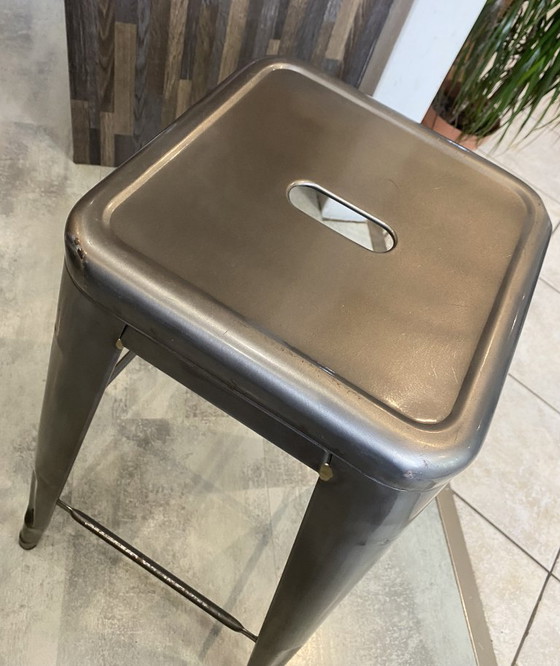 Image 1 of Taburete alto industrial Tolix H75 apilable de metal barnizado original.