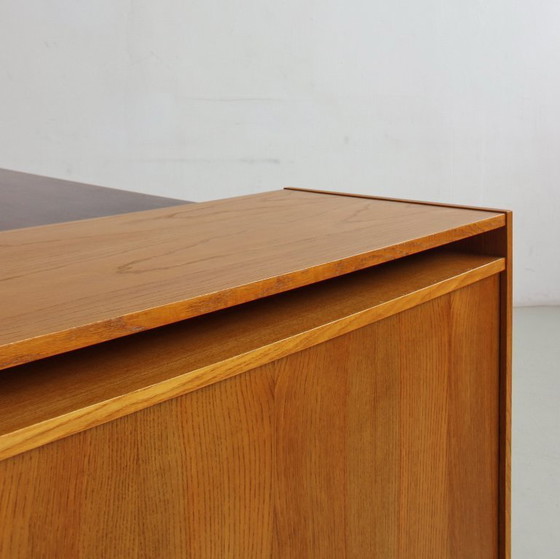 Image 1 of Bureau met kast uit het midden van de 20e eeuw, jaren 60, Tsjecho-Slowakije, vintage, volledig gerestaureerd.