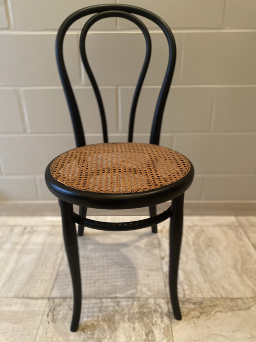 8 chaises Thonet
