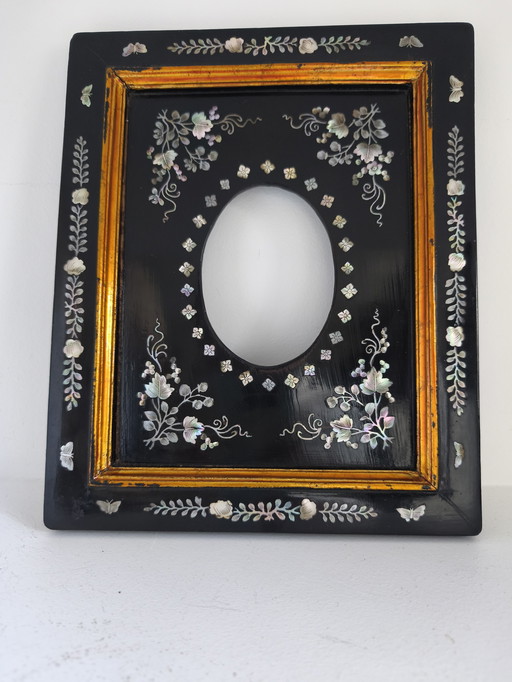 Lacquered wood and mother-of-pearl photo frame