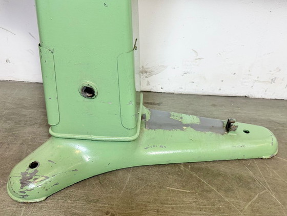 Image 1 of Tavolo industriale in ghisa verde, anni '60