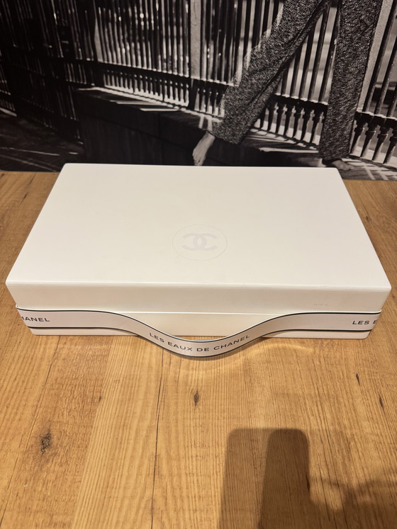 Image 1 of Estuche de presentación de Chanel Waters