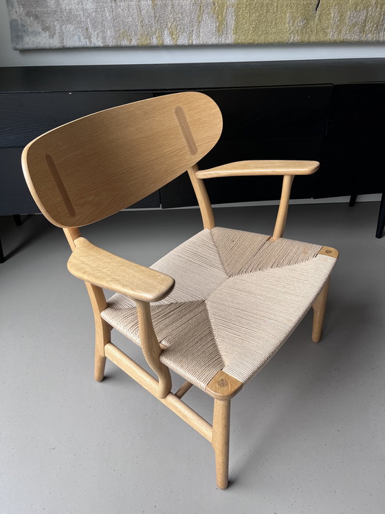 Image 1 of Sillón Carl Hansen & Søn CH22 – Estado de exposición