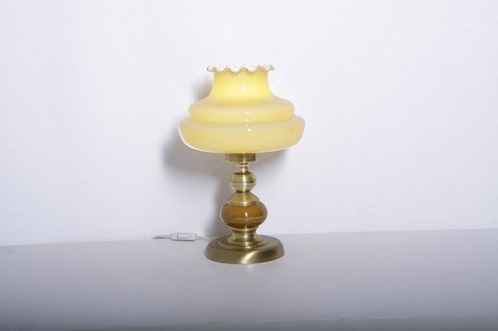Image 1 of Lampe en laiton, céramique, abat-jour en verre crème doré, années 1970, J Vintage