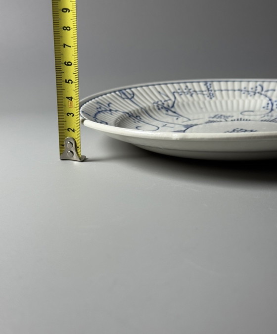 Image 1 of Servizio da tavola Boch Frères composto da 6 piatti in maiolica e un piatto da portata – Motivo "Cipolla Blu" (Zwiebelmuster), B