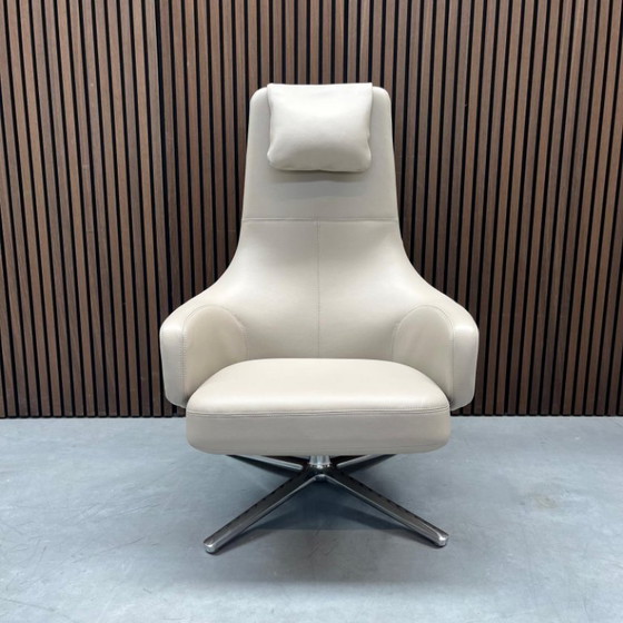 Image 1 of Sillón Vitra Repos de piel premium color arena con otomana