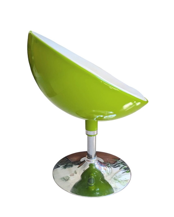 Image 1 of Fauteuil pivotant vert vintage, style rétro, ère spatiale.