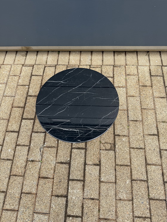 Image 1 of 2x Knoll Tulip Eero Saarinen bijzettafelt 51cm Nero Marquina en 41cm zwart Feniks laminaat