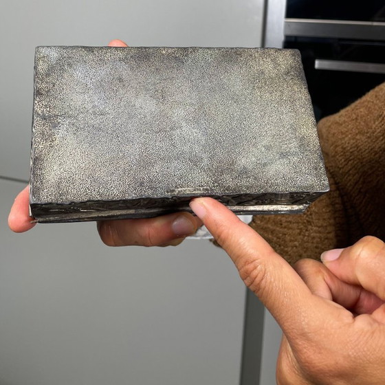 Image 1 of Caja japonesa para baratijas o joyas de metal y madera con forma de dragón