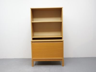 Vintage wall cabinet / blond oak / sliding door compartment / Kinnarps Sweden, Scandinavian (photo 5 of 5)