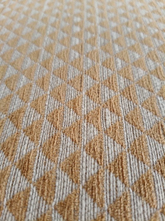 Image 1 of Banc des années 50 de grand-mère avec coussin Studio Habib