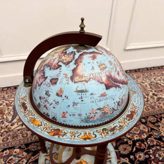 Globe bar anglais classique sur pied – Meuble bar, Métal, Papier (photo 5 of 10)