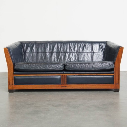 2,5-sitziges Schuitema Art Deco Design-Sofa mit Holzarbeiten und dunkelblauem Rindsleder