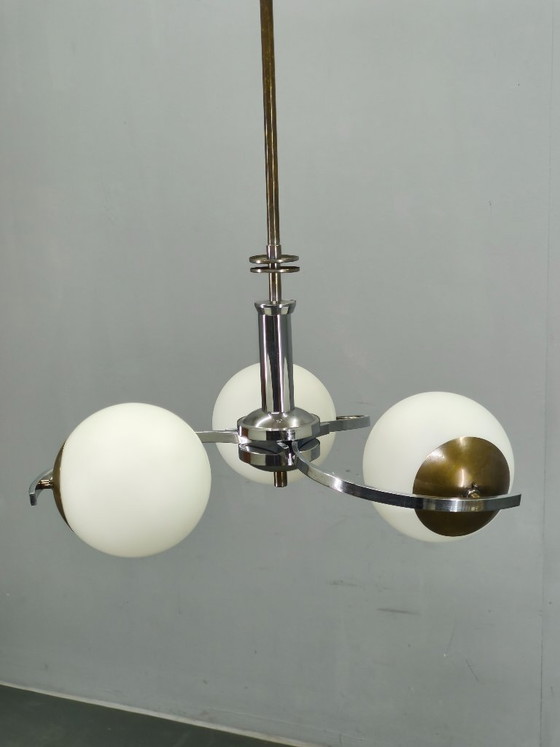 Image 1 of Lámpara de araña checa Art Déco de cromo y cristal opalino, década de 1930.
