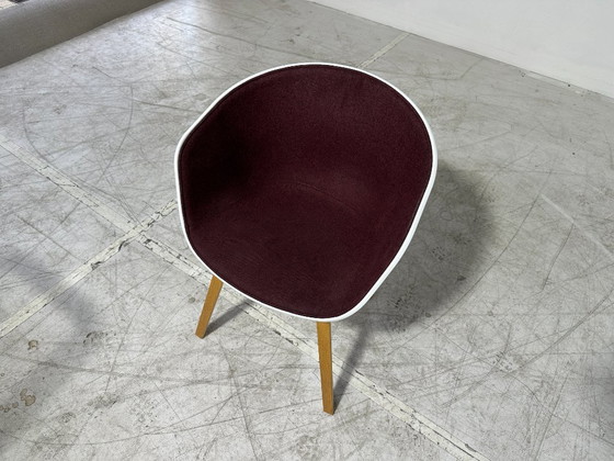 HAY About A Chair AAC 22 – Eiche – Weiß/Burgunderrot – Hee Welling – Dänisches Design (photo 5 of 5)