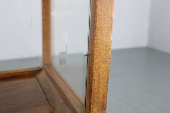 Image 1 of 1930er Jahre Art Deco Servierwagen aus Nussbaumholz, Tschechoslowakei