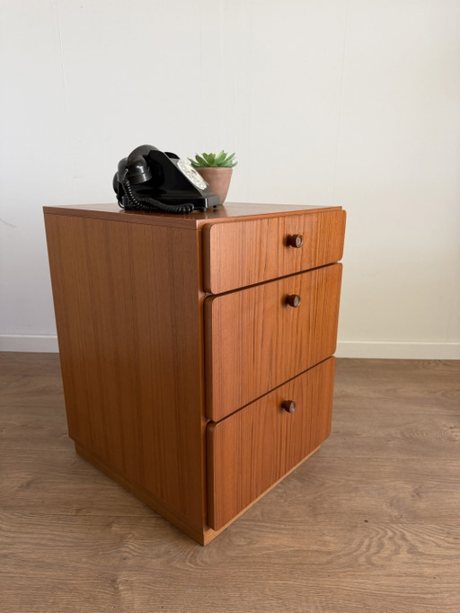 3-drawer storage unit