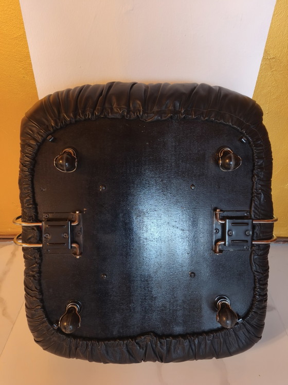 Pouf ottoman Cassina Soriana en cuir noir, années 70 – Sofas, Leather (photo 6 of 11)