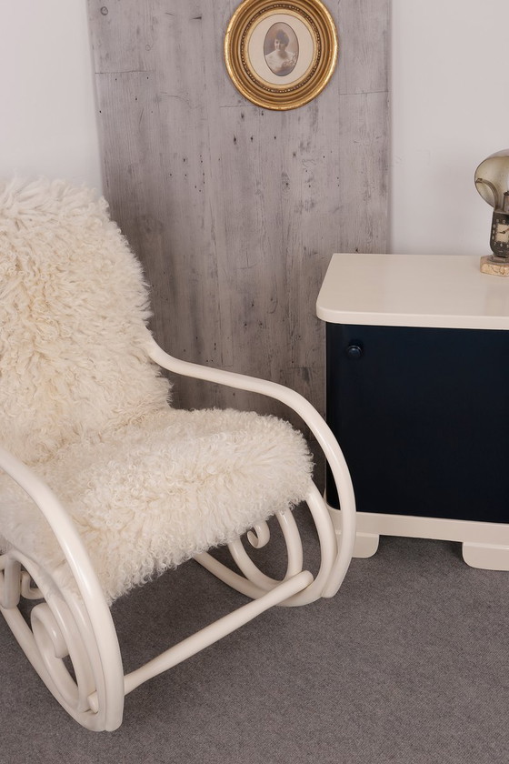 Sedia a dondolo antica di Thonet – Sedie a dondolo (photo 4 of 5)