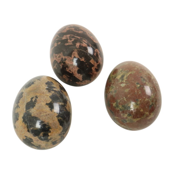 Image 1 of 3 uova grandi in marmo massiccio