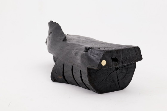 Image 1 of Panca in legno massello carbonizzato di Logniture – Seduta scultorea moderna e organica