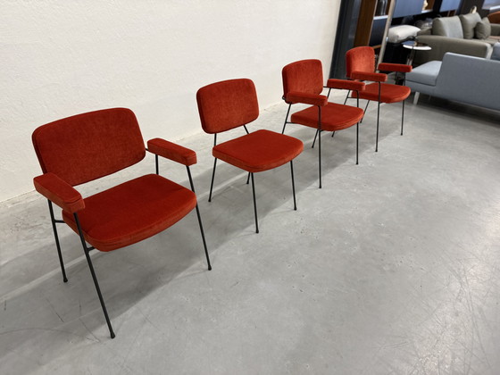Image 1 of 4 Artifort Moulin Eetkamerstoelen Rood Lucir Stof