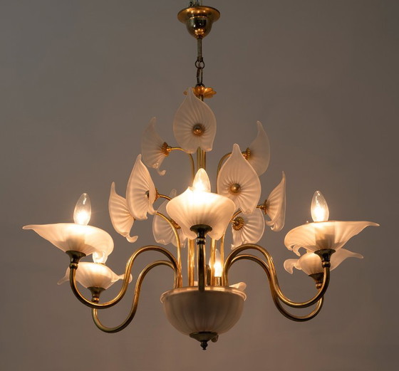 Image 1 of Lampadario di Murano moderno di metà secolo in lattimo e ottone, anni '70