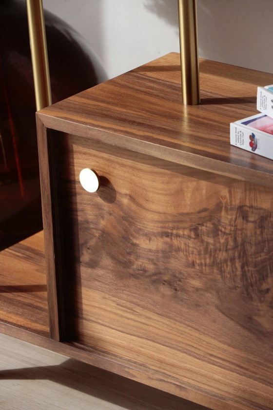 Image 1 of Divisorio per ambienti illuminato - Noce e ottone