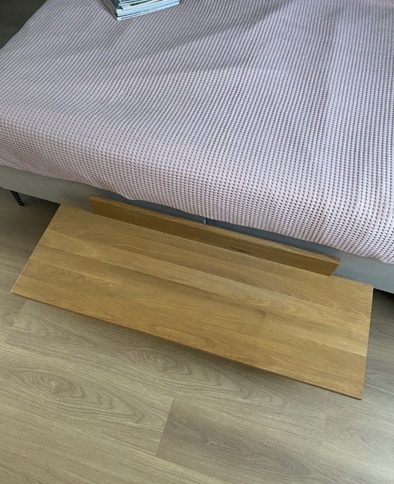 Banc oblique Ferm Living en chêne – Wood (photo 4 of 6)