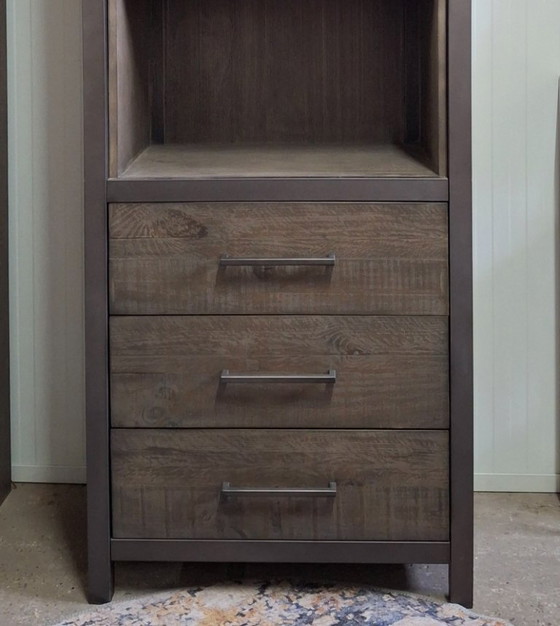 Image 1 of Aufbewahrungsschrank/Bücherregal aus Holz mit Metallrahmen, neu