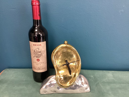 David Marshall Dalí, Orologio che si scioglie, Design brutalista