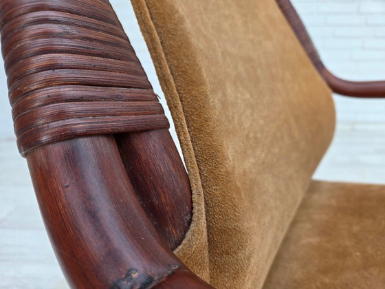 Image 1 of Ensemble de fauteuils de café danois des années 1970, en rotin et tissu nubuck.