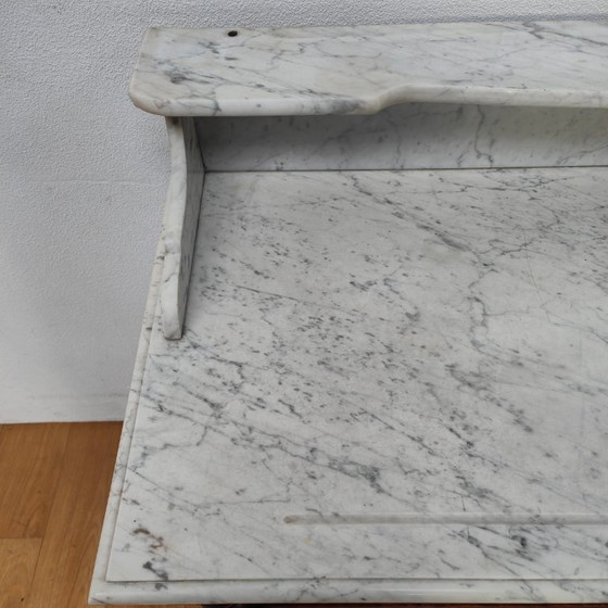 Image 1 of Commode ancienne de salle de bain avec plateau en marbre