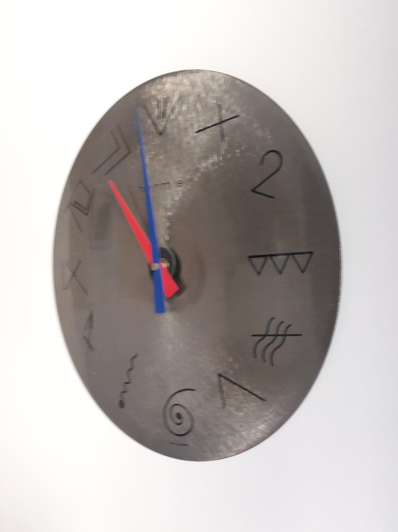Image 1 of Postmoderne metalen vintage wandklok Hermle Duitsland Memphis-stijl