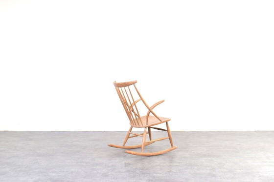 Image 1 of Fauteuil à bascule en chêne style Mid-Century par Illum Wikkelsø pour Niels Eilersen, années 1950.