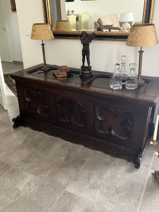 Grote antieke dekenkist