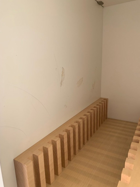 Magnifico armadio a muro di design minimalista V-Form 'Tecton' con disposizione multifunzionale (photo 7 of 8)