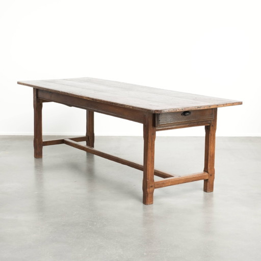 Table de salle à manger antique en chêne du 18e siècle pour 6-8 personnes avec détails originaux et aspect robuste