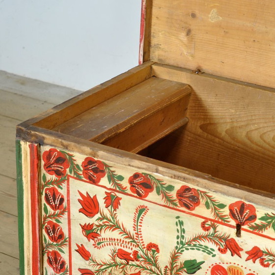 Image 1 of Baule nuziale in stile folk, circa 1950