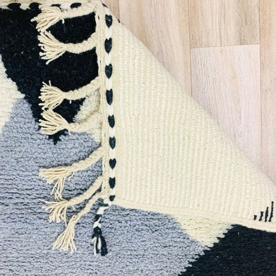 Image 1 of Alfombra bereber tradicional hecha a mano 250 cm x 150 cm