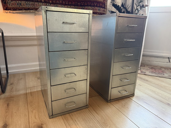 Image 1 of Set di cassettiere in metallo industriale – stile studio vintage