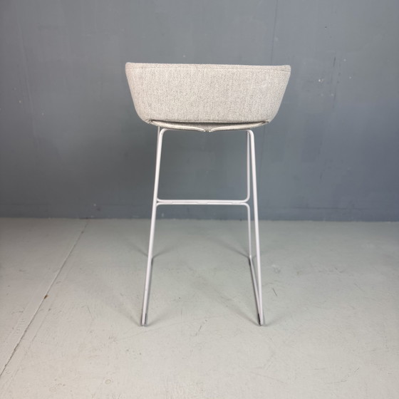 Image 1 of Pedrali Italiaans design barkruk met wollen stoffering