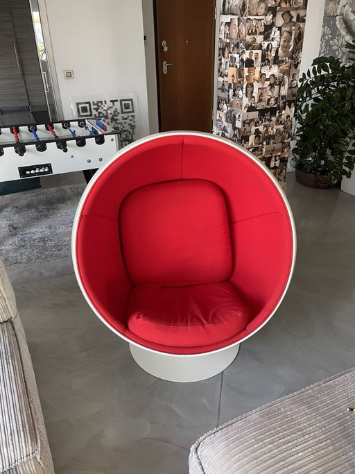 Originele Eero Aarnio Ball Chair — wit en rood