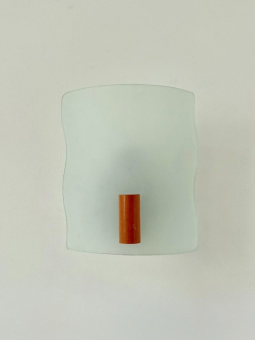 Par de apliques de pared vintage de cristal arenado y madera, Francia, 1970. – wandlampen, Glass (photo 2 of 6)