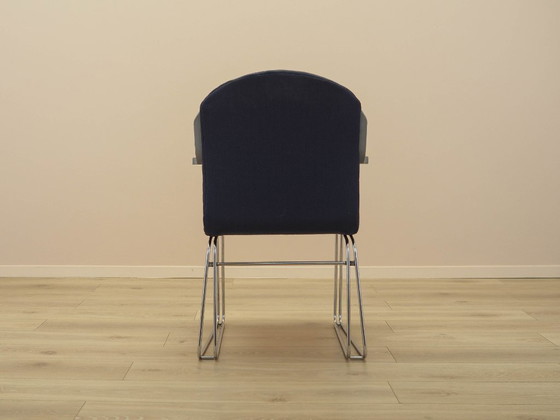 Italiaanse vergaderstoel uit de jaren 90 met blauwe bekleding op een zwevend onderstel. – Bureaustoelen (photo 6 of 15)