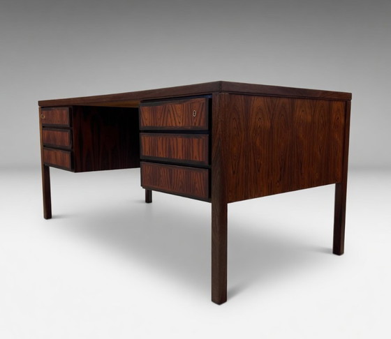 Image 1 of Gunni Omann Model 77 palissanderhouten bureau, jaren 60.
