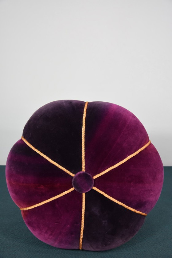 Image 1 of Pouf Halabala