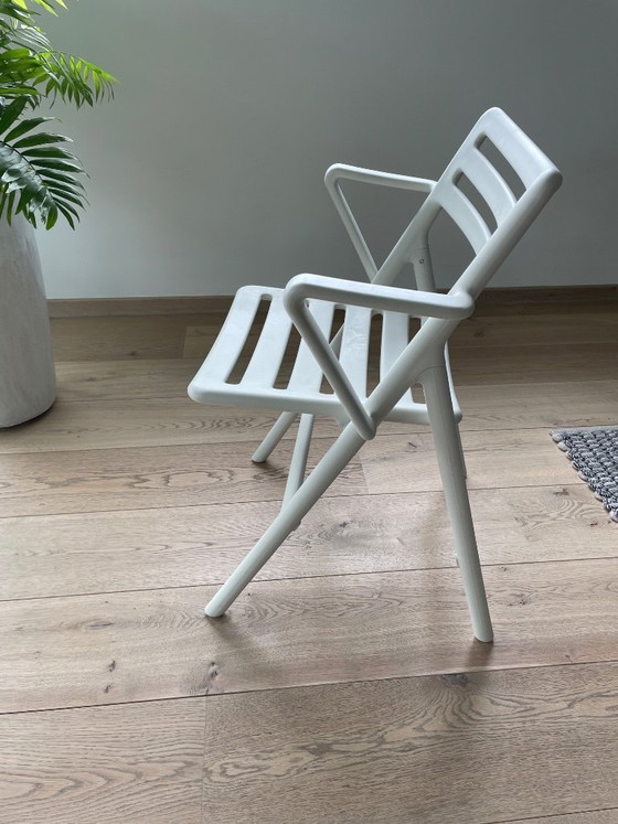 Image 1 of Silla plegable inflable Magis blanca con reposabrazos